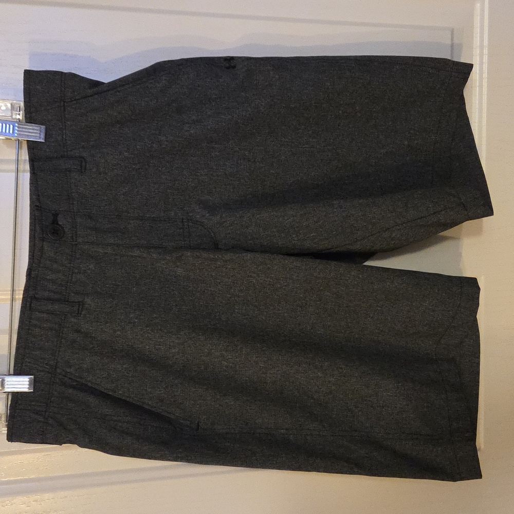 Under Armour Charcoal Flat Front Shorts Size 32